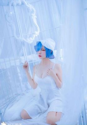 白丝美女被c_超清高清电影在线